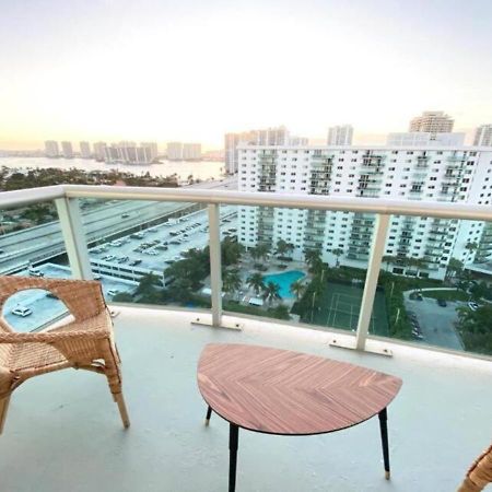 Zen Vacation Rentals Modern Penthouse Across Ocean Маями Бийч Екстериор снимка
