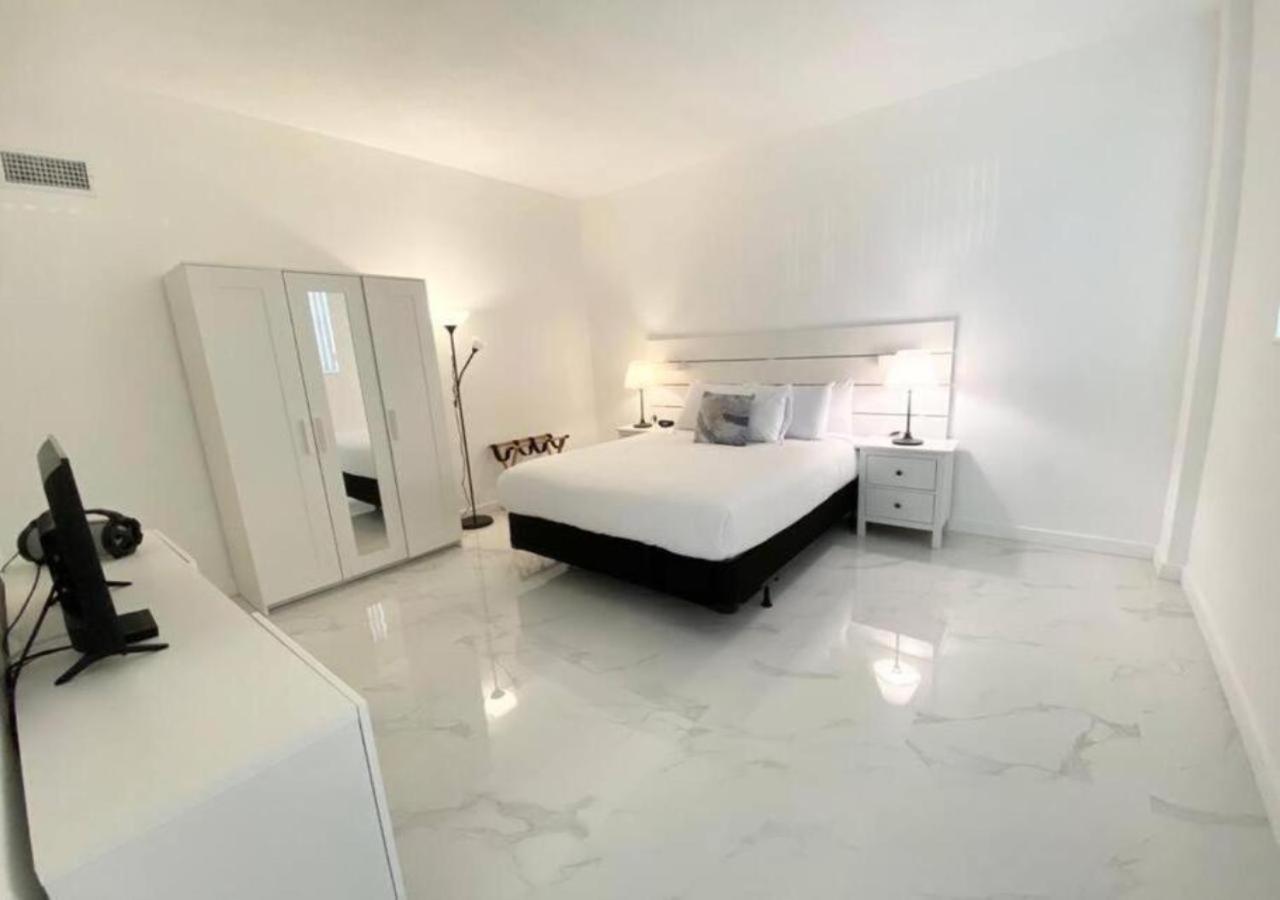 Zen Vacation Rentals Modern Penthouse Across Ocean Маями Бийч Екстериор снимка