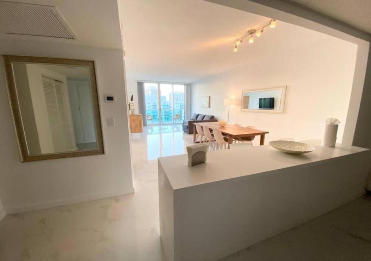 Zen Vacation Rentals Modern Penthouse Across Ocean Маями Бийч Екстериор снимка