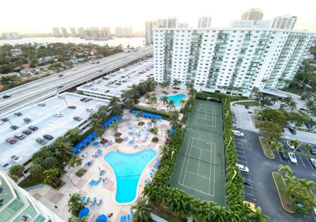 Zen Vacation Rentals Modern Penthouse Across Ocean Маями Бийч Екстериор снимка