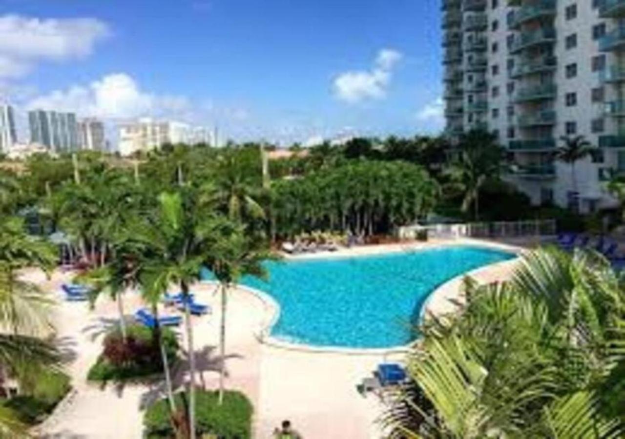 Zen Vacation Rentals Modern Penthouse Across Ocean Маями Бийч Екстериор снимка