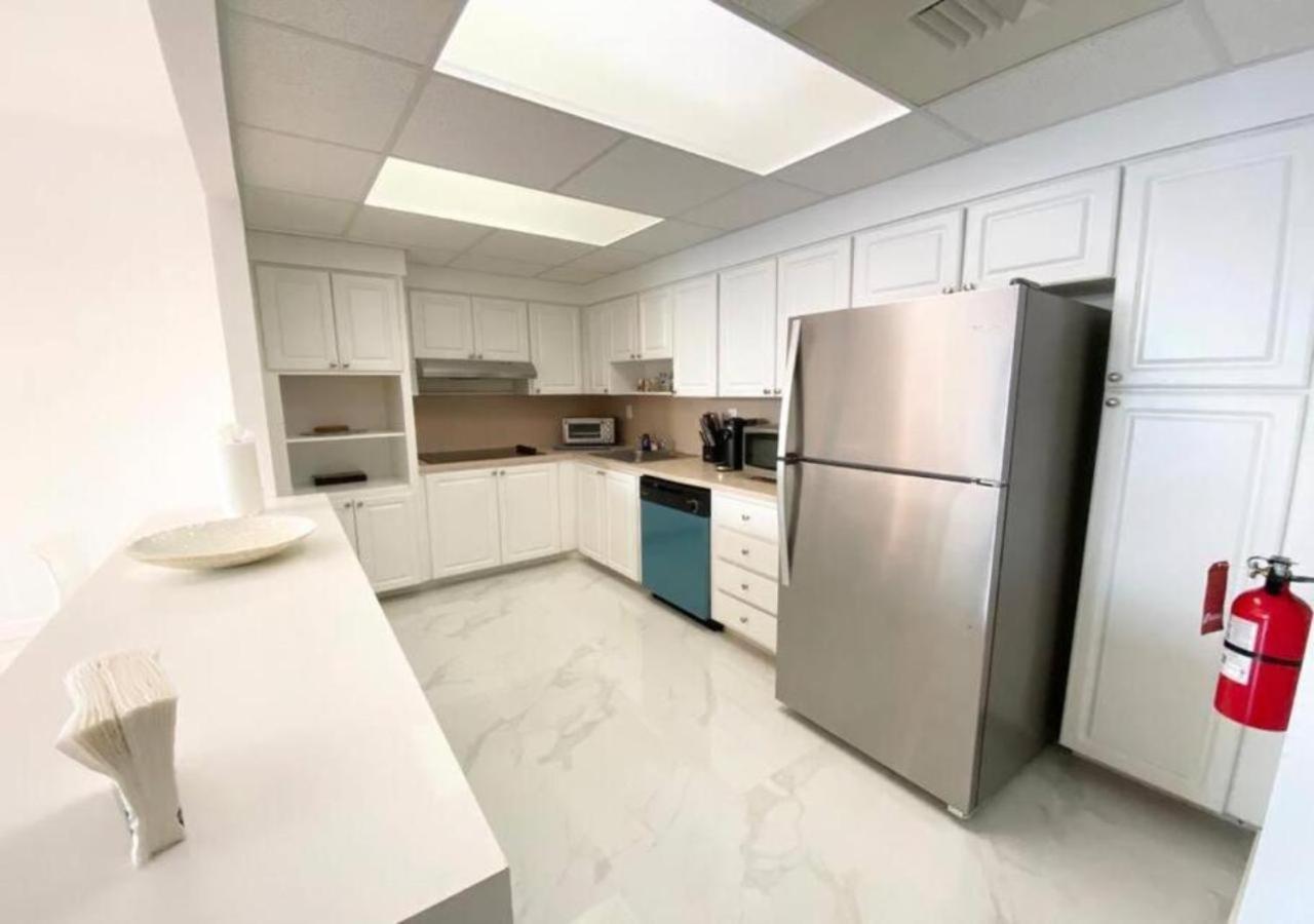 Zen Vacation Rentals Modern Penthouse Across Ocean Маями Бийч Екстериор снимка