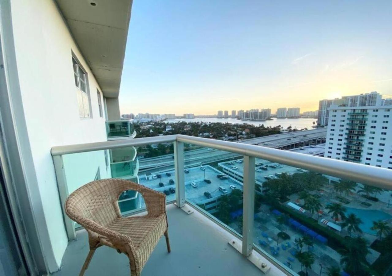 Zen Vacation Rentals Modern Penthouse Across Ocean Маями Бийч Екстериор снимка