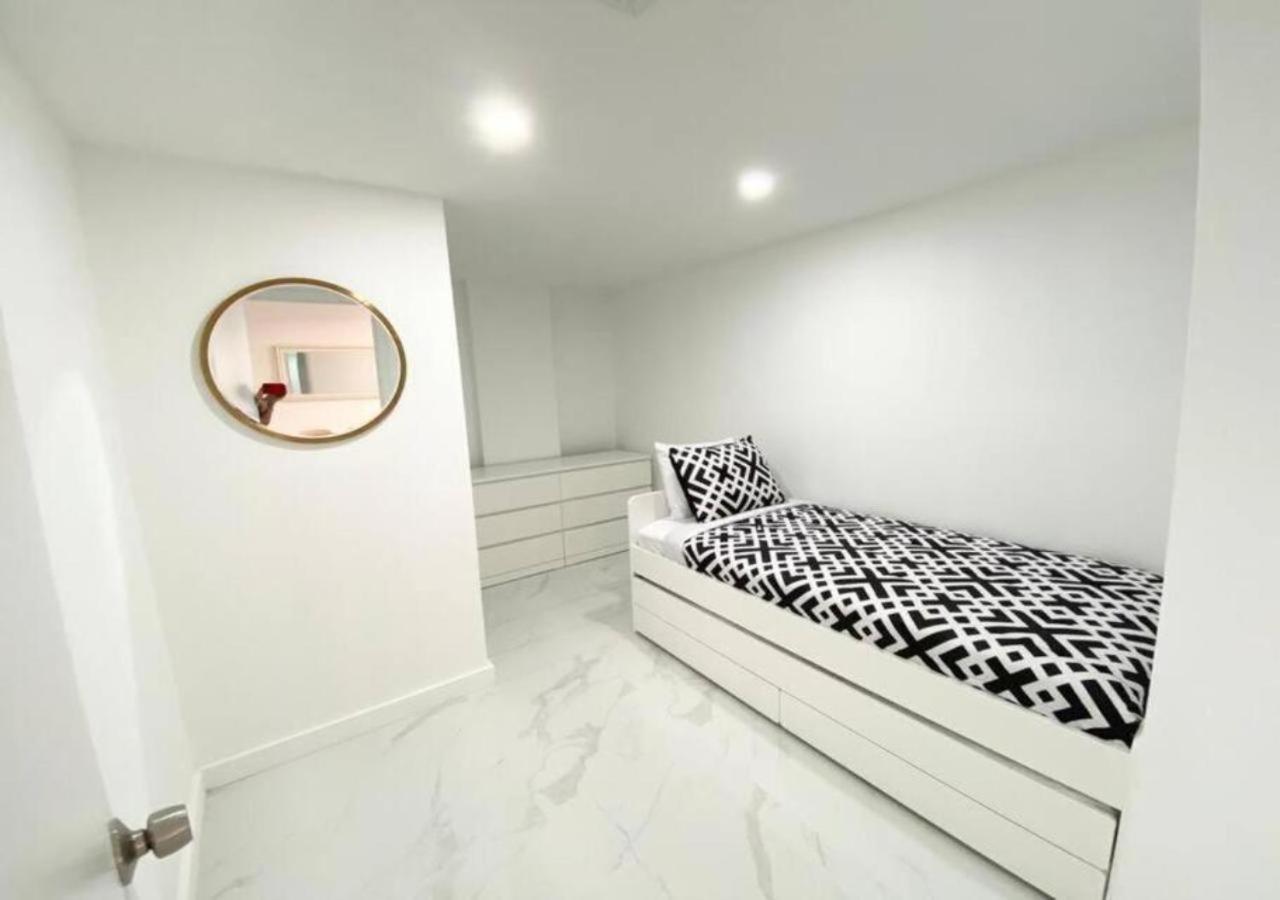 Zen Vacation Rentals Modern Penthouse Across Ocean Маями Бийч Екстериор снимка