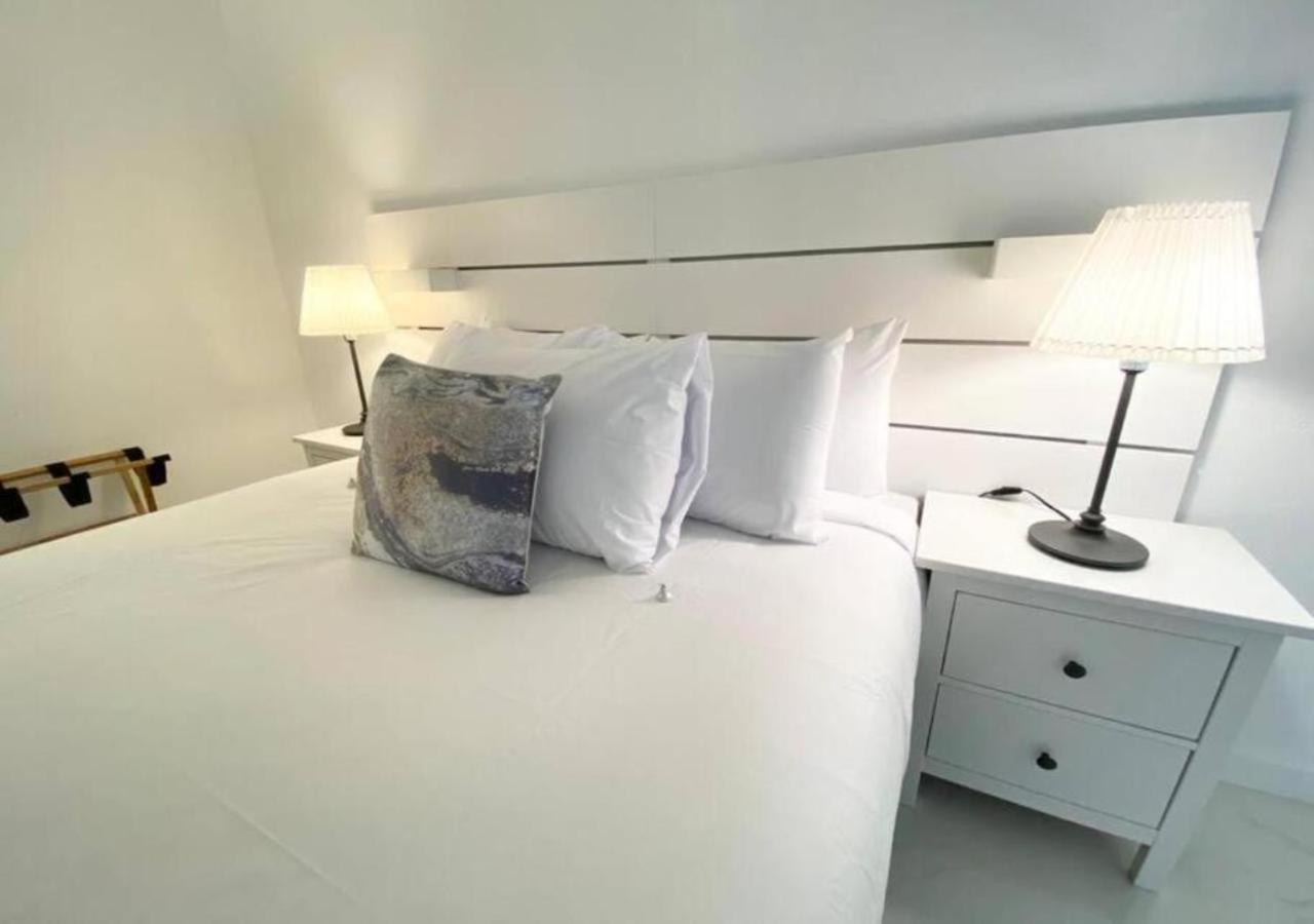 Zen Vacation Rentals Modern Penthouse Across Ocean Маями Бийч Екстериор снимка